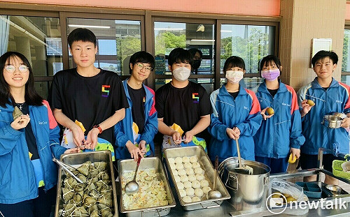 「營」向5A＋＋！期勉順利包高中  臺南學校午餐為考生加油打氣