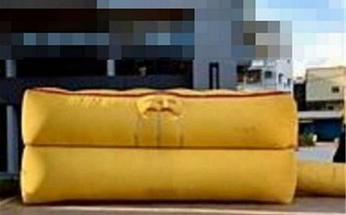 高雄大寮傳男子刀傷前妻後獨坐13樓陽台 消防鋪氣墊戒備