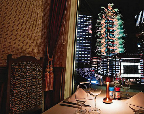 總裁包養女大生4／她曝交往5年互動甜蜜時光　王文洋拿到「三問錶」興奮分享