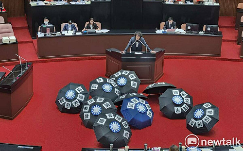 吳恭銘觀點》笑死 ! 藍白合就好了，還要修憲？