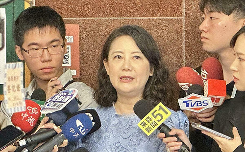 黃國昌將提主決議擋政院刪地方補助款 吳思瑤嗆:送你一面照妖鏡