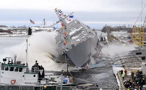 北韓罕見自曝醜聞! 崔賢級二號艦下水出大包 艦體半沉半掛慘成「重大事故」
