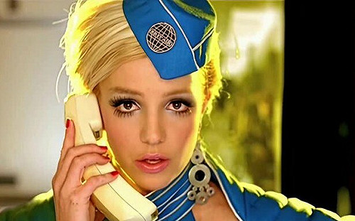 小甜甜布蘭妮遭洛杉磯警方拘留！ 原因竟與「違反聯邦航空法規」有關