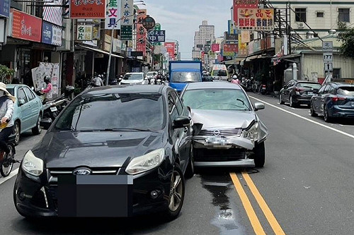 台南62歲男疑毒駕 逆向蛇行連環撞釀2傷