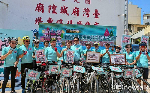 「妃妃鐵馬隊」集台南民主之氣  騎遍37區為台灣祈福應援罷免藍委