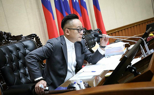 綠選對會拍板童子瑋戰基隆市長！賴清德跨年為「3參選人」披戰袍