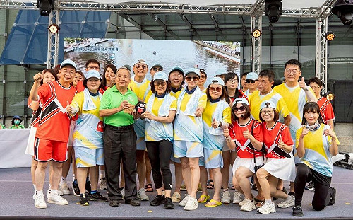高雄龍舟錦標賽國際友誼賽 議會隊技壓市府隊奪冠