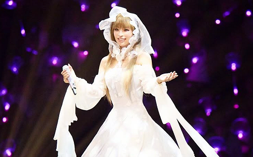 濱崎步上海演唱會臨時喊卡 無觀眾開唱吸引粉絲支持 黃秋生讚：真正的藝術家