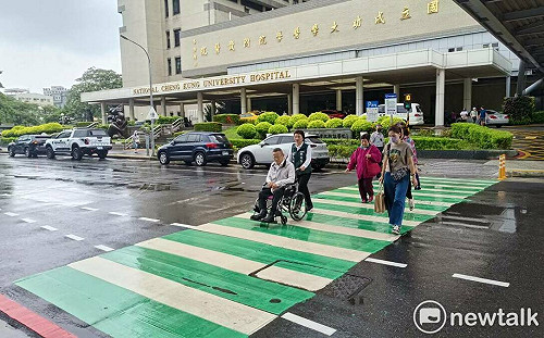 成大醫院門診與住院大樓間設紅綠燈 政府與地方攜手打造友善交通環境