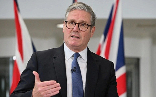 不怕成為伊朗目標？ 英首相：颱風戰機、僚機增援中東