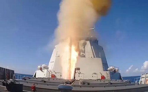 「遼寧艦」突破第二島鏈! 率18艦816垂發 挑戰美關島海域