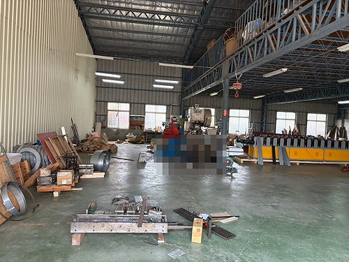 高雄某棧板工廠老闆遭堆高機壓死 警方派員鑑識