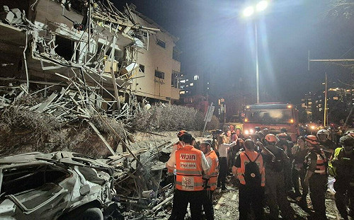 （影）以中央指揮部挨轟! 伊朗高調反擊特拉維夫 以官員稱川普「默許」以軍攻擊