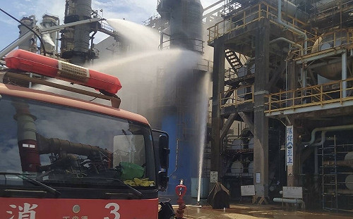 中油大林煉油廠管線歲修起火  高市環保局依違反空汙法裁罰  