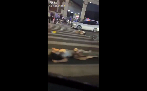 (影) 瀋陽公車暴衝！撞毀多車釀2死16傷 重慶男「來回輾壓」行人1死4傷