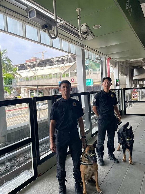 台中市2警犬退役 分由熱心民眾認養回歸家庭