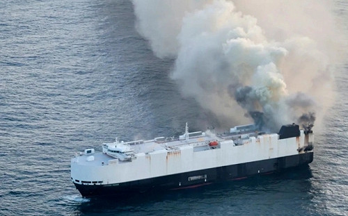 3千輛中國汽車沉海底! 「晨曦邁達斯」號火災進水被棄船 沉阿拉斯加外海