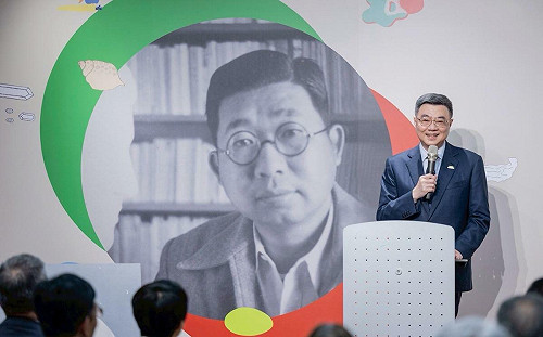 卓揆出席《詹冰全集》新書發表茶會 見證台灣另一座文學里程碑