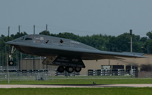 美「午夜之錘」出動創紀錄B-2轟炸機 傳佯動任務1架故障迫降夏威夷