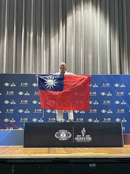 世界警消運動會 彰警訓練科長62歲林世明柔道奪金
