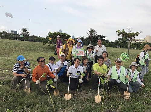 旗津公園種下560棵樹  期許綠化面積增加
