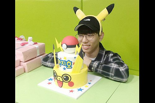 滿滿皮卡丘！《鬥陣特攻》韓國選手wakawaka生日超驚喜