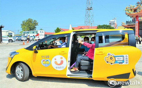 遭男友丟包女遊客搭乘小黃公車平安返家  南市交通局感謝市民熱心助人