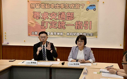 拼裝電動車事故頻傳 李坤城呼籲：交通部2個月內訂全國規範