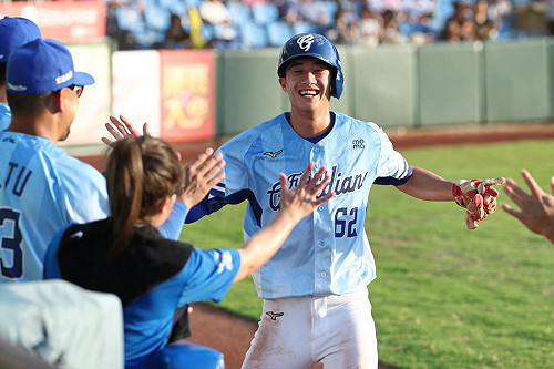 悍將單局攻13分寫紀錄勝桃猿 逼出余德龍登板