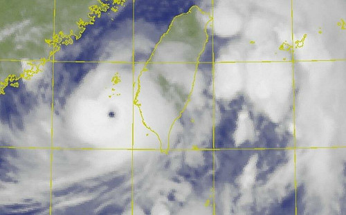 丹娜絲颱風創多少紀錄？120年來首颱登陸嘉義　陣風狂飆創台南37年之最