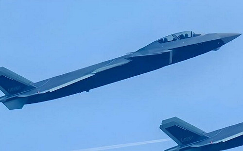 全球首款雙座五代隱形戰機! 中國殲-20S服役 可控制無人機、擔任電子戰中樞