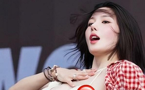 權恩妃「比基尼太性感」惹議！粉絲力挺：符合音樂節氛圍