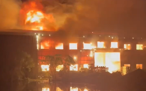 (影)台南七股配線廠凌晨大火！燃燒面積達4,500平方公尺