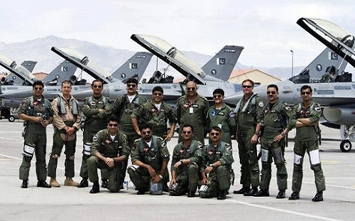 嫌棄中國霹靂-15不行? 傳巴基斯坦欲購AIM-120D導彈 超視距作戰效果更厲害