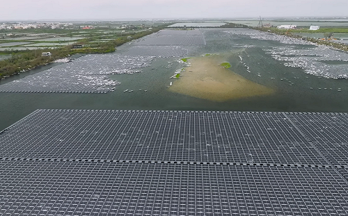 丹娜絲颱風毀14.5萬片光電板！彭啟明：不會汙染環境