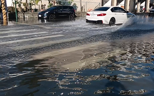 丹娜絲夾潮汐來襲 屏東東津里又淹水 里長嘆：都淹老地方！