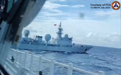 中國電偵艦刺探「雷霆對抗」美F-35A訊號 傳菲海防艦「1打3」攔截