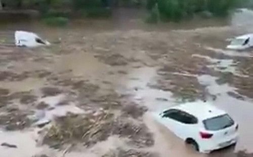 (影) 西班牙暴雨成災! 車輛遭沖走、洪水沖入民宅與地下室 加泰隆尼亞最高警戒 