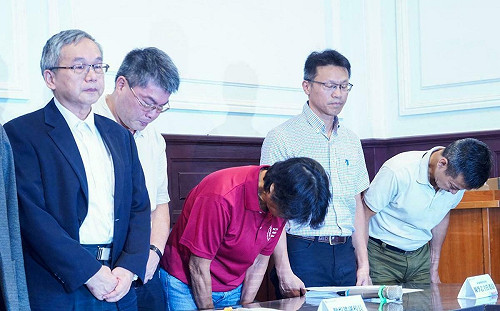 周台英下台一鞠躬！足協重懲：註銷教練證並永久禁賽