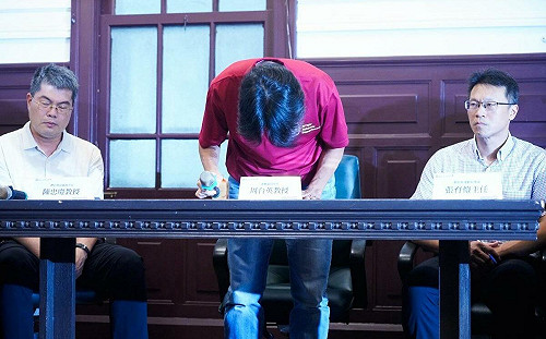 周台英疑逼學生參與抽血實驗  檢調赴中央大學蒐證並傳喚助理