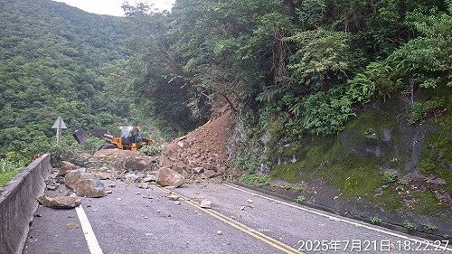 蘇花東澳段上午落石砸車 下午再坍方交通中斷