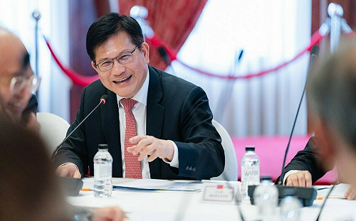 「醫療衛生外交諮詢小組」首次會議 林佳龍：「以醫帶產」深化國際健康合作