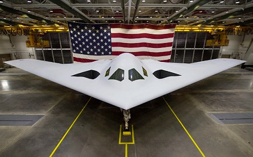 美空軍研擬隱形飛翼「飛行軍火庫」 擬攜數十枚空對空飛彈助戰機作戰