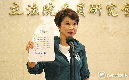 長榮大學兩度發函證實陳亭妃博士論文通過審查　僅涉格式補正無須撤銷學位