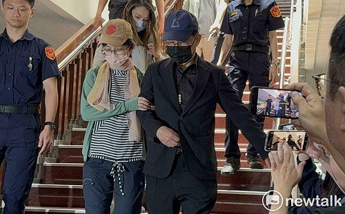 彭振聲出庭痛哭今不繼續作證 小草狂喊：彭副加油！