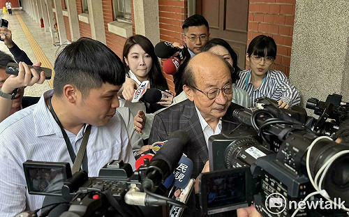 遭問「不去罷免非台灣人」惹議 柯建銘嗆：中文看不懂嗎？ 