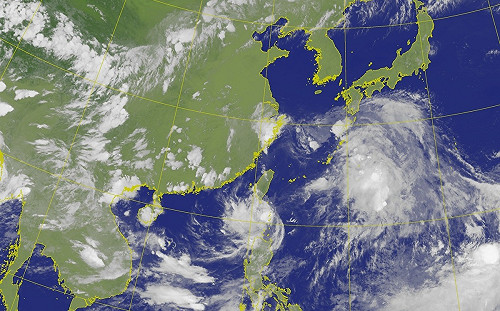 雙颱夾擊畫面曝！專家：竹節草移動路徑北偏「離台灣更近」