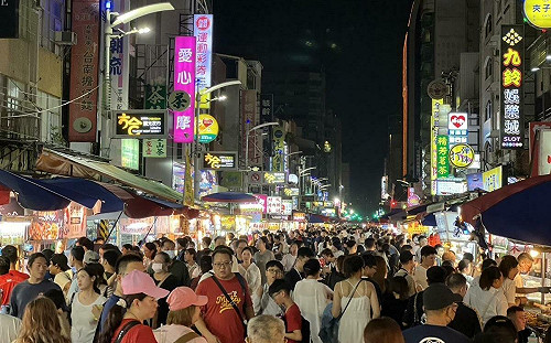 江蕙高雄開唱8場落幕  跨世代樂迷帶動演唱會經濟   