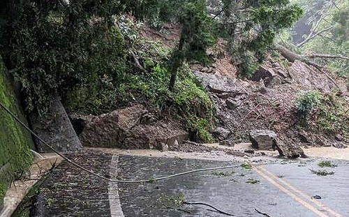 中部豪雨不斷！東勢多戶民宅淹水  豐原東陽路「走山」交通中斷