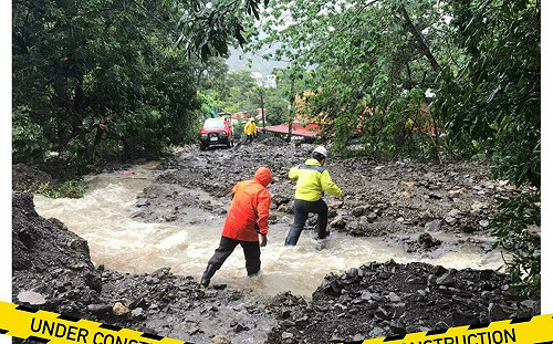 雨勢令人擔心！高雄桃源區4測站雨量破千   今晚西南風再發威中南部持續強降雨